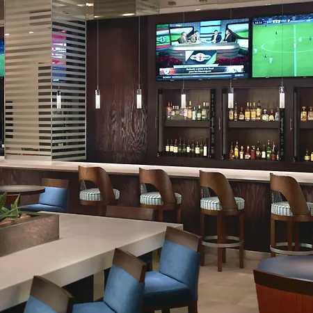 Courtyard By Marriott Queretaro-2