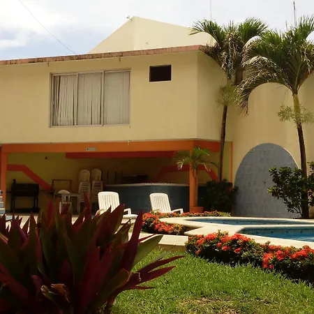 Hotel Plaza Jardin-3