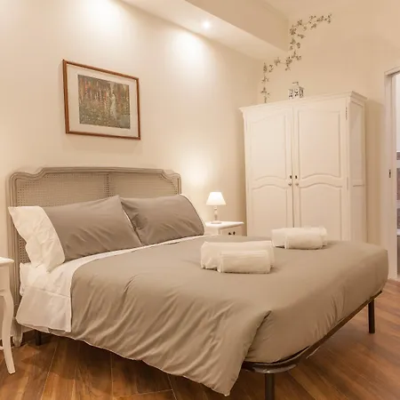 Donna Margherita Rome Suite & Rooms-2
