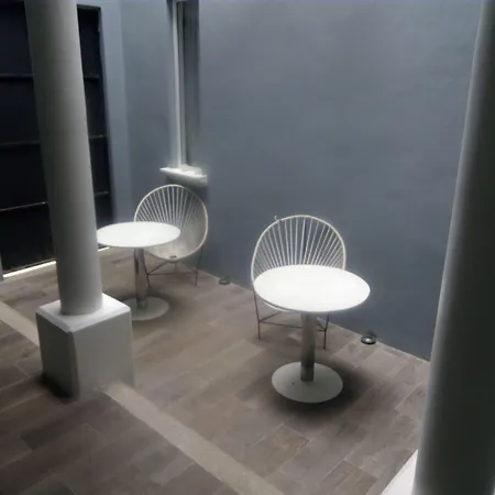 Hotel Karenina-2