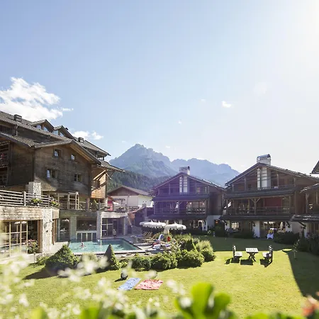 Post Alpina - Family Chalets Dolomites-3