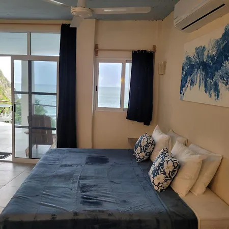 Casablanca Guest House - Adults Only - Starlink Internet!-3