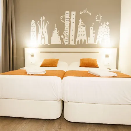 Hostal Live Barcelona-3