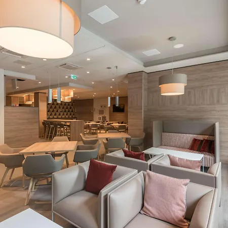 Hampton By Hilton Frankfurt City Centre East-3