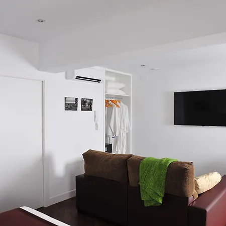 Gaudint Barcelona Suites-2