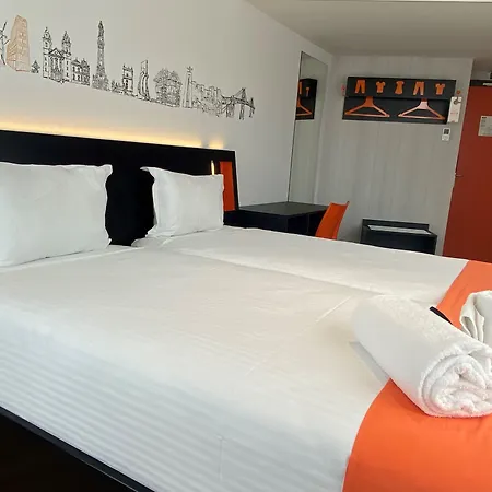 Easyhotel Lisbon-3