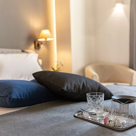 Lombardia40 Luxury Suites-3
