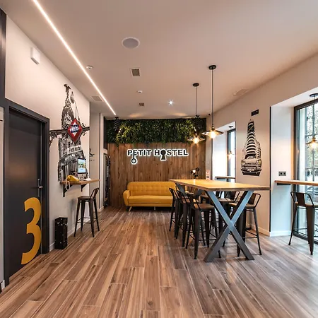 Petit Hostel La Latina (Adults Only)-2