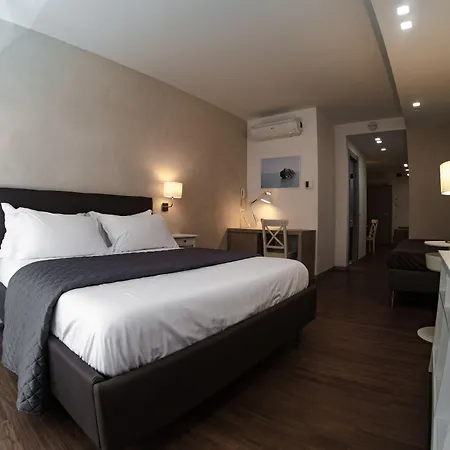 Prestige Rooms Chiaia-3