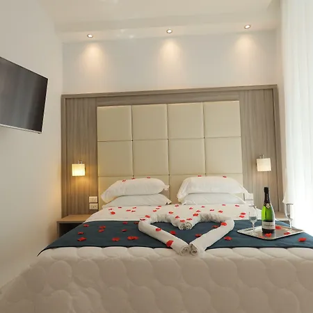 Garibaldi Suite-2