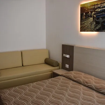 Hotel Montreal-3