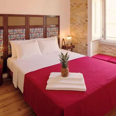 Lisbon Calling Rooms & Studio-2
