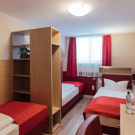 Hotel Hamburger Perle By Uniqstay-3