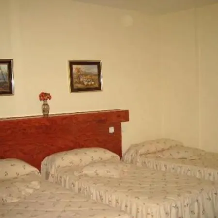 Hostal Moncloa-2