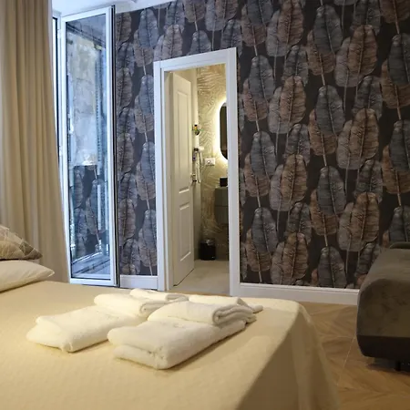 Salvator Rooms-3
