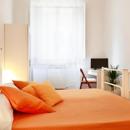 Lucretia House-3