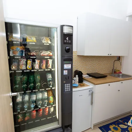 Aurelio Deluxe Rooms-2