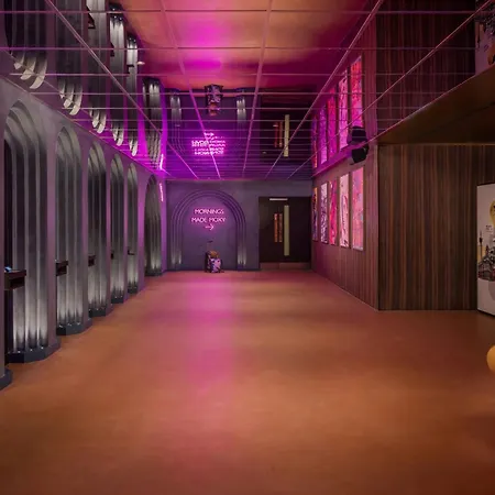 Moxy London Piccadilly Circus-3