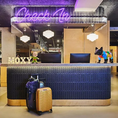 Moxy Paris Bastille-2