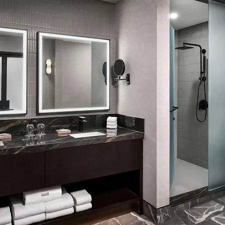 The Westin Harbour Castle, Toronto-2
