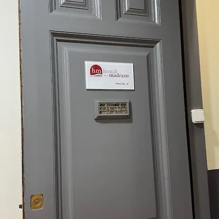 Hostal Madrazo-2