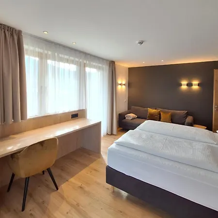 Hotel Kranebitt B&B-2
