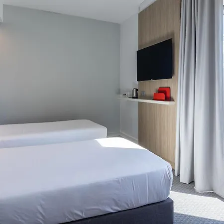 Holiday Inn Express Porto City Centre By Ihg-2