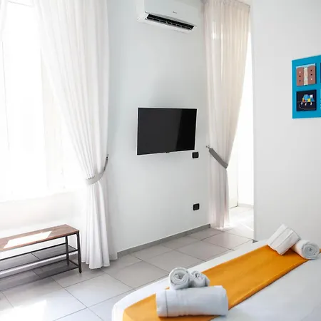 Track 60 - Private Rooms Garibaldi-3