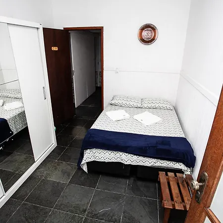 Espaço Sideral - Quartos com ar-condicionado, 5min Estádio Maracanã, 8min UERJ, shopping, 12min metrô, wi-fi 300mbp, ampla área comum com cozinha - prático e confortável-2