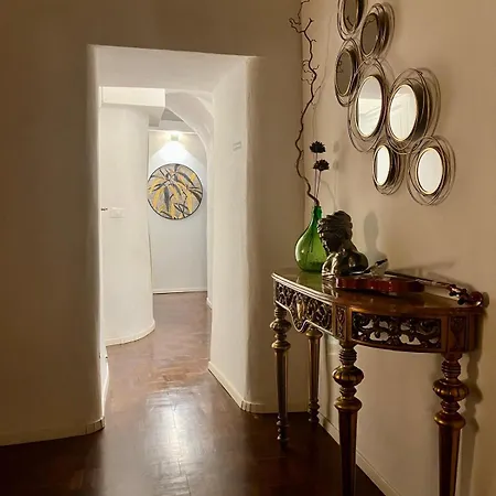 Plebiscito Suite Apartment-3