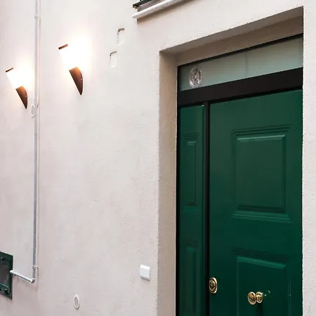 Vittoria Guest House Salerno-3