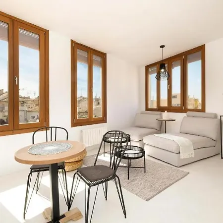 Tuanfitrion San Gil Apartments City Center-2