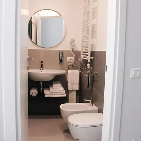 Six Luxury Rooms Quartieri Spagnoli-2
