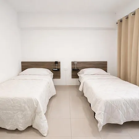 Alicante Beach Hostel-2