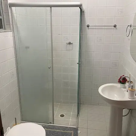 Seu refúgio com três quartos e garagem gigante-3