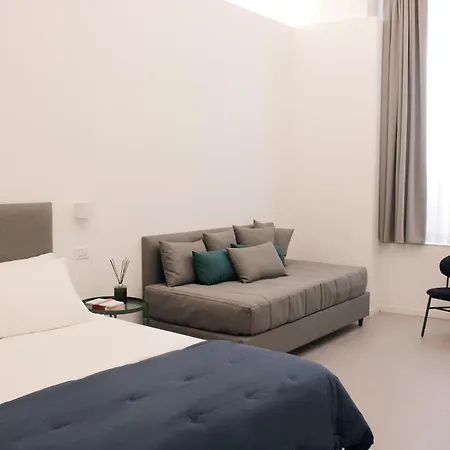 Six Luxury Rooms Quartieri Spagnoli-3