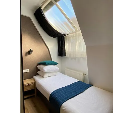 Hotel Vondel Garden-3