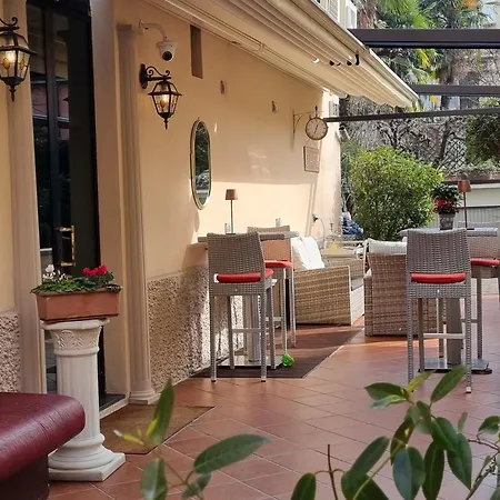 Hotel Charly-2