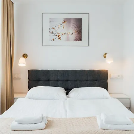 Hotel Logos-3