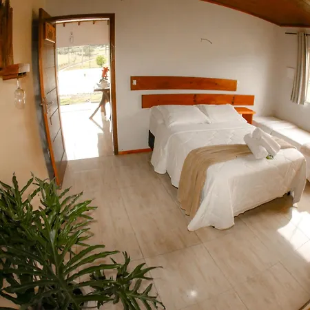Pousada Rural Pavão - Suites e Chalés-3