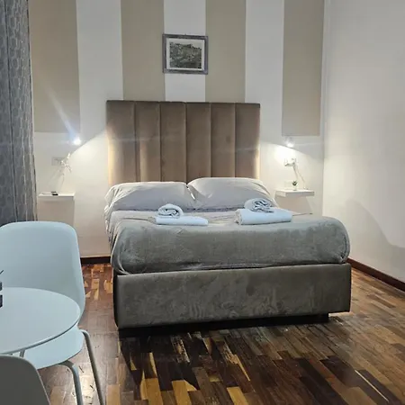 B&B Napoli Centrale Room&Jacuzzi-2