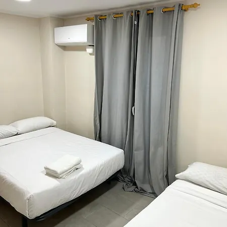 Be Ramblas Guest House-3