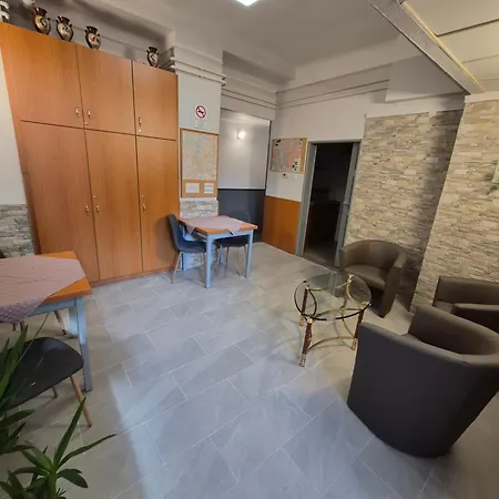 Eitans Guesthouse-3