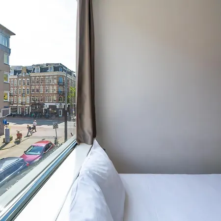 Easyhotel Amsterdam City Centre South-3