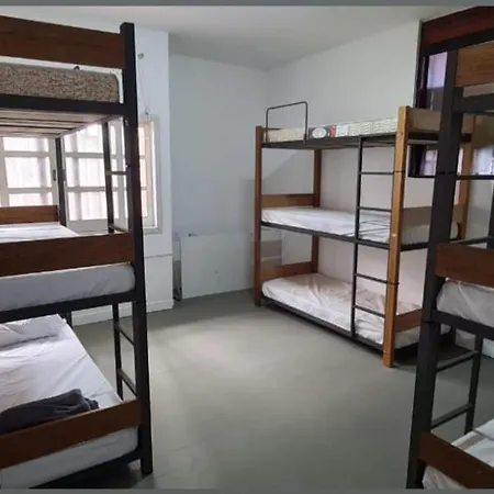 Hostel Praia 102-3