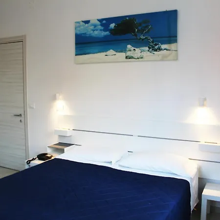 Hotel Pigalle-3