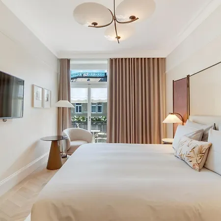 Small Luxury Hotel Ambassador Zurich-3
