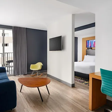 Aloft By Marriott Miami - Brickell-2