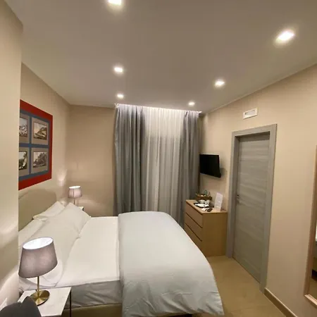 Mdc Luxury Rooms Naples-2