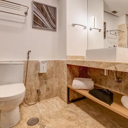 Quality Suites Alphaville-2